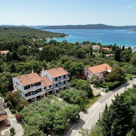 Apartments Mrva Ugljan Exterior foto