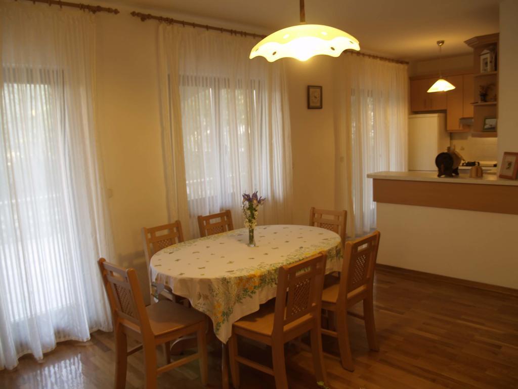 Apartments Mrva Ugljan Exterior foto