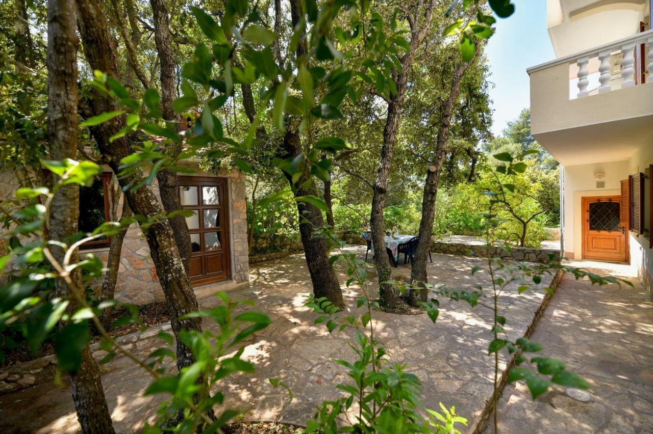 Apartments Mrva Ugljan Exterior foto
