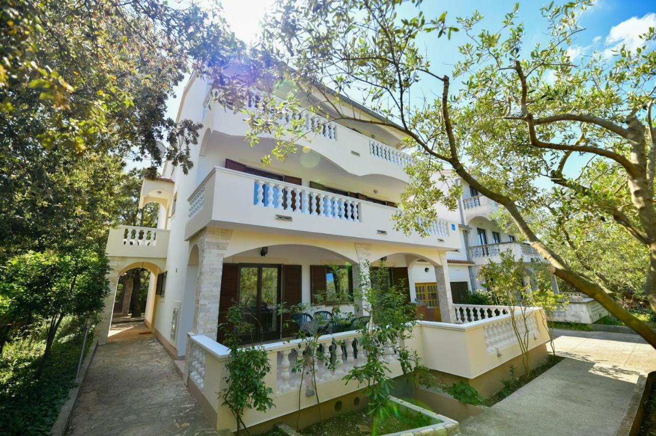 Apartments Mrva Ugljan Exterior foto