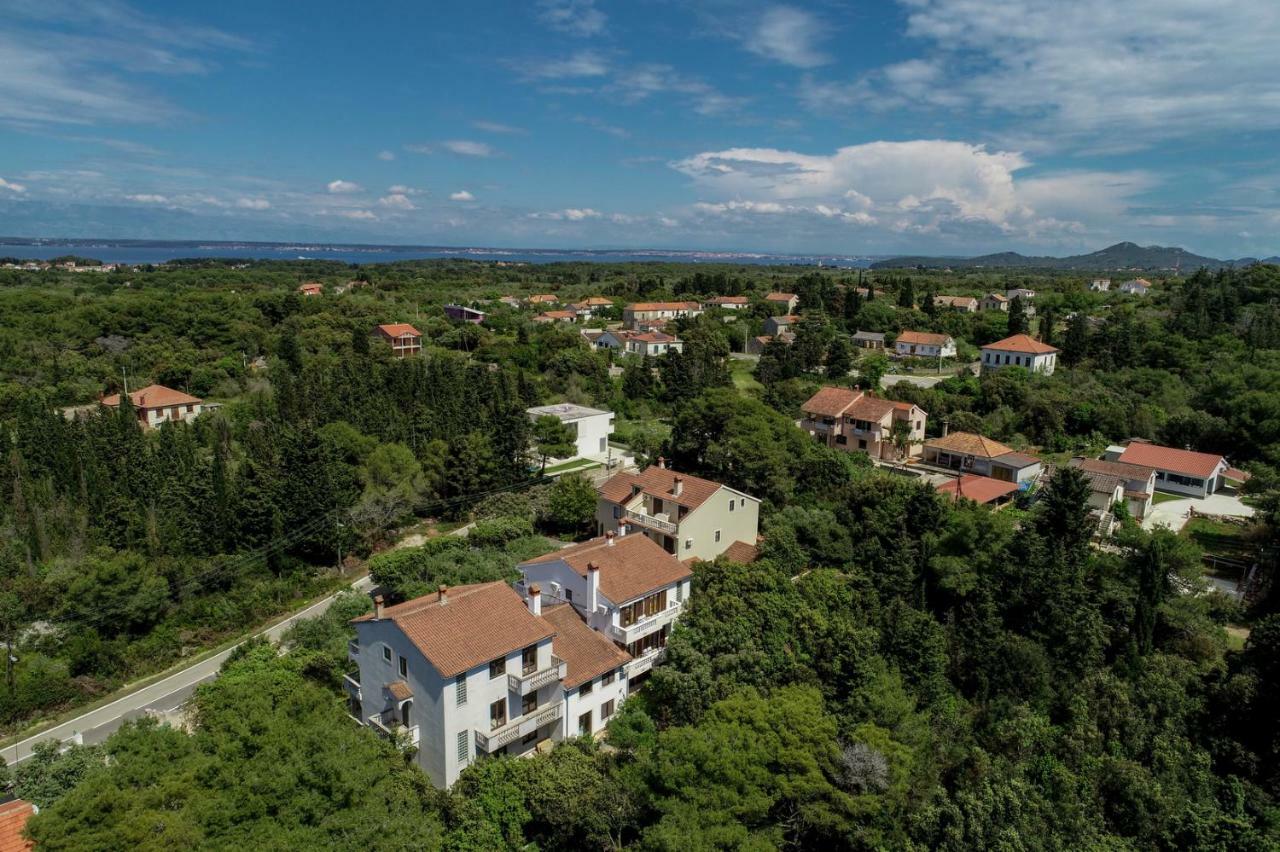 Apartments Mrva Ugljan Exterior foto