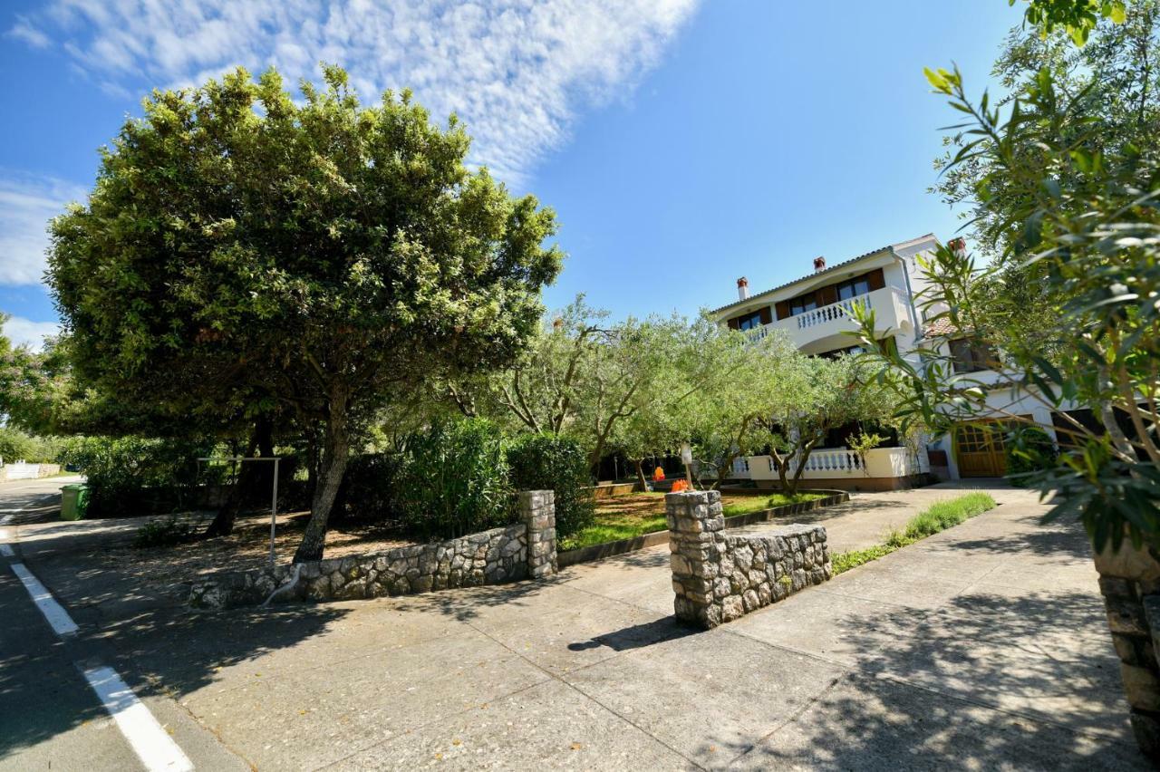 Apartments Mrva Ugljan Exterior foto